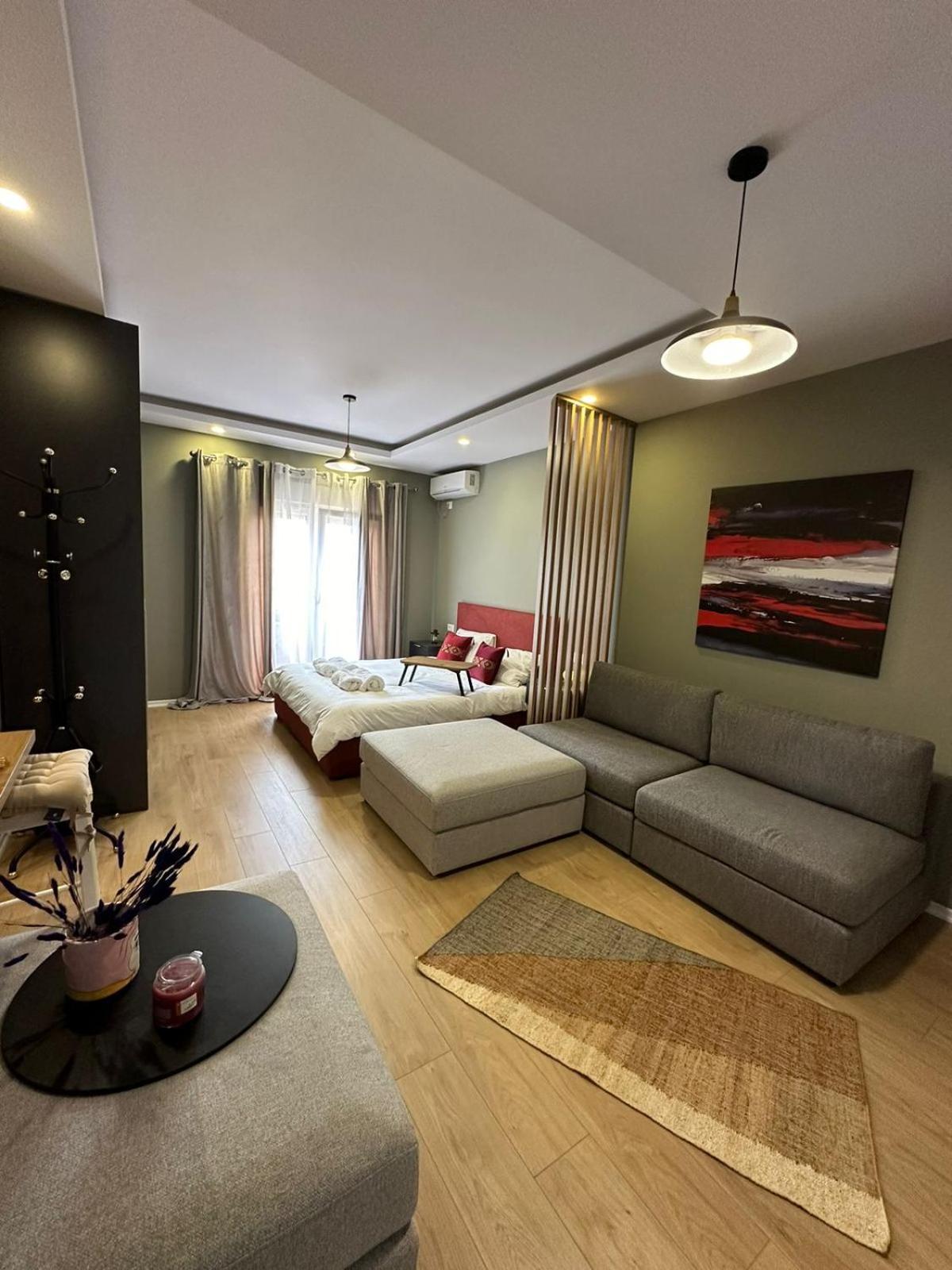 Urban Charm Studio With Balcony Tirana Bagian luar foto